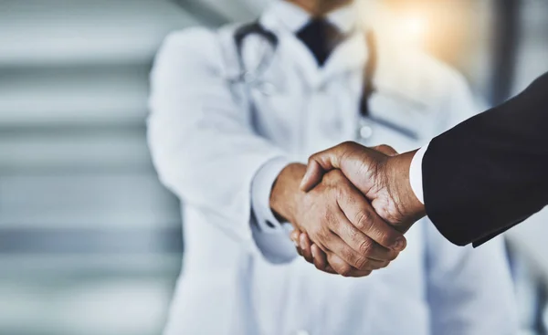 Adding Corporate Factor Healthcare Doctor Shaking Hands Businessman Hospital — Foto Stock