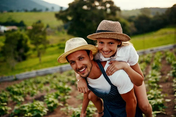 Having Fun Farm Cropped Portrait Handsome Man Piggybacking His Young — Foto Stock