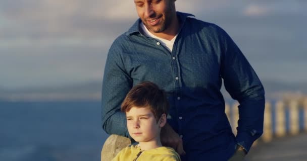 Father Son Bonding Spending Time Together While Admiring Calm Ocean — Stock Video