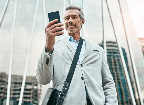 His Connections City Continue Increase Mature Businessman Using Cellphone City — Foto Stock