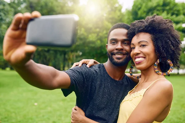 Pictures Park Affectionate Young Couple Taking Selfies While Spending Some — Stockfoto