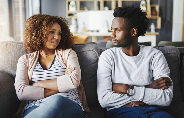 Unhappy Couple Talking Breakup Problems Relationship While Sitting Sofa Home — Foto de Stock