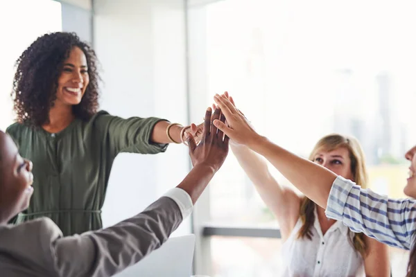 Best Team Building Group Businesswomen Giving Each Other High Five — Zdjęcie stockowe