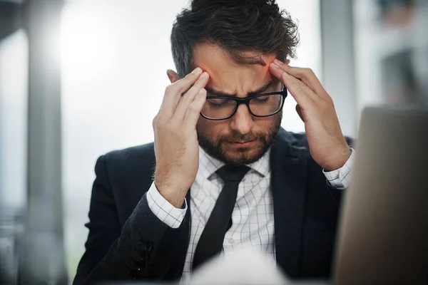 Cant Face Workday Throbbing Headache Young Businessman Suffering Headache While — Fotografia de Stock