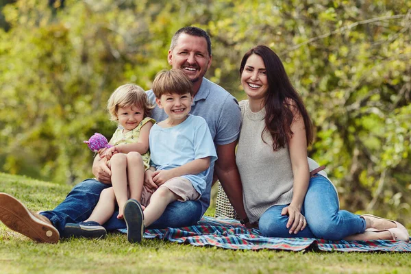 Family Time Means Absolute World Portrait Happy Family Bonding Together — Stockfoto