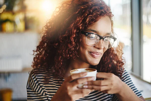 Coffee Oclock Here Attractive Young Woman Enjoying Cup Coffee Cafe — Stock Fotó