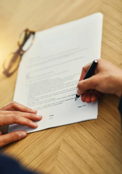 Signing New Deal Closeup Shot Unrecognizable Businesswoman Completing Paperwork Desk — Fotografia de Stock