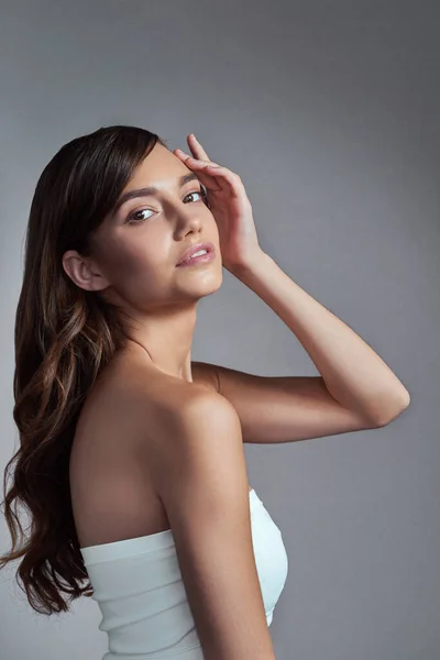 Perfectly Beautiful Studio Portrait Beautiful Young Woman Posing Gray Background — Photo