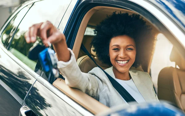 Would You Drive Portrait Cheerful Young Woman Driving Her Car — ストック写真