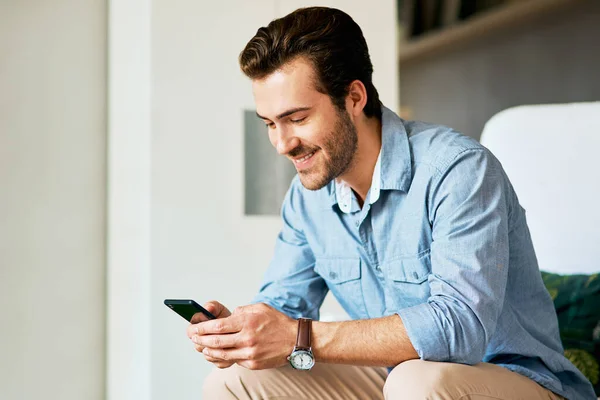 Cant Miss Out What Happens Online Handsome Young Man Texting — Fotografia de Stock