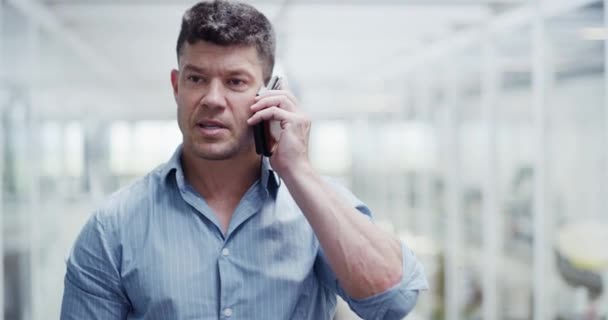 Serious Business Man Taking Phone Call Discussing Company Strategy Growth — Stok video