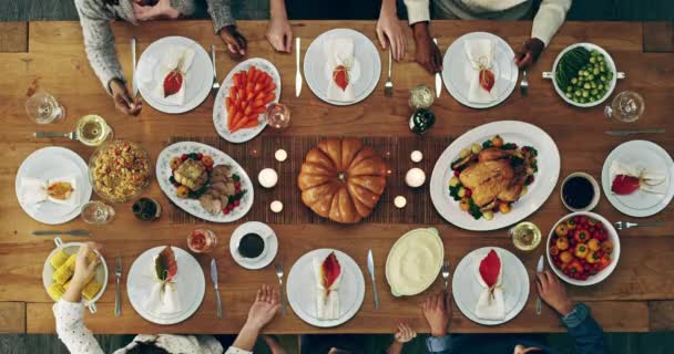 Happy Group Diverse Religious Friends Having Dinner Holding Hands Praying — Stockvideo