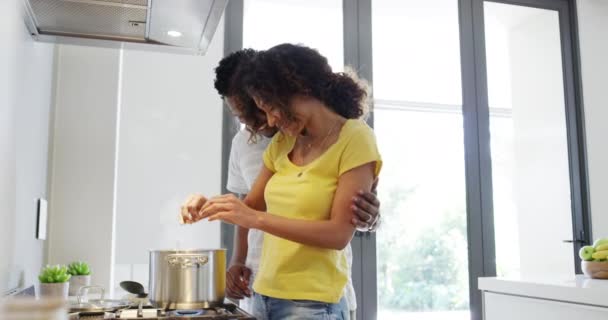 Couple Cooking Preparing Meal Having Fun Together While Bonding Talking — Stock video