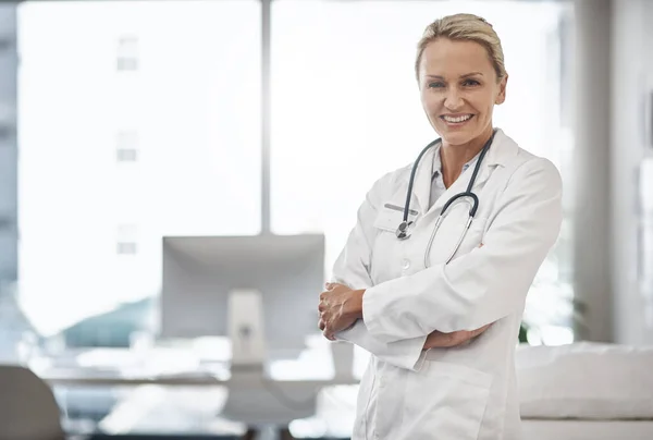 Treat All Patients Best Ability Cropped Portrait Mature Female Doctor —  Fotos de Stock