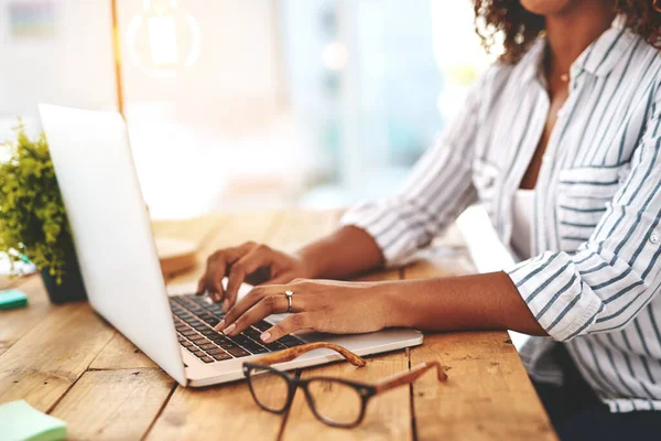 Closeup Hands Typing Writing Replying Laptop While Browsing Searching Startup — Foto Stock