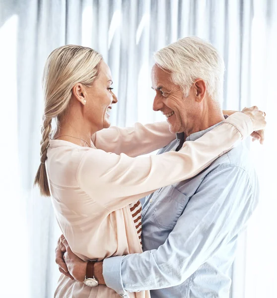 Living Moment Affectionate Mature Couple Dancing Home — Fotografia de Stock