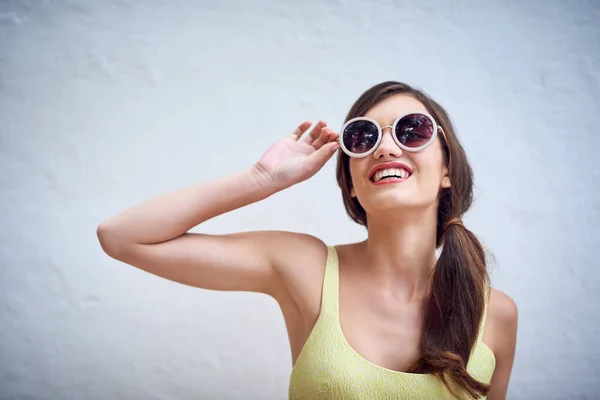 Shes Got Class Studio Shot Cheerful Young Woman Wearing Sunglasses — Stock Photo, Image