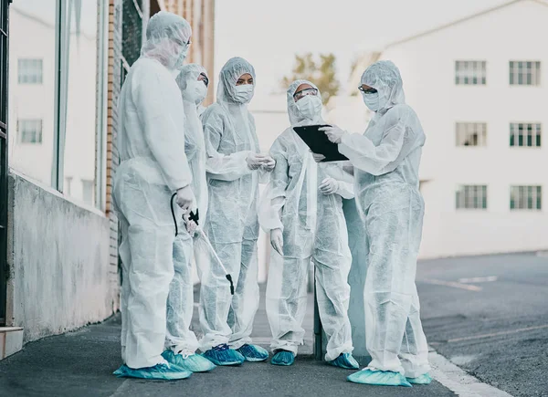 Covid Pandemic Healthcare Team Wearing Protective Ppe Prevent Virus Spread — Zdjęcie stockowe