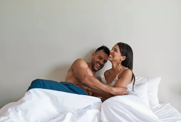 Some Laughter Lover Affectionate Young Married Couple Bed Home —  Fotos de Stock