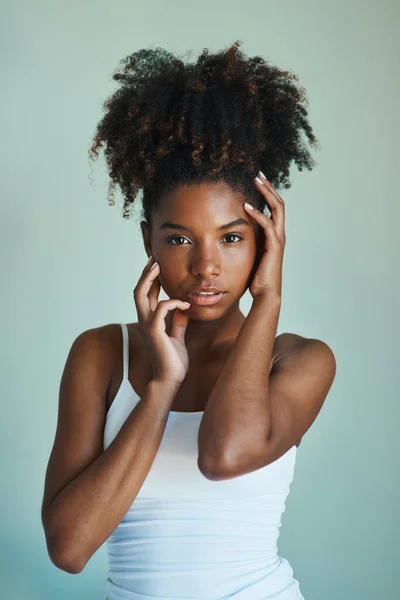 Fresh Faced Beautiful Studio Shot Beautiful Fresh Faced Young Woman — Stockfoto