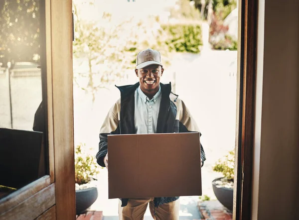 Have Delivery You Sir Portrait Cheerful Young Deliveryman Holding Box — Zdjęcie stockowe