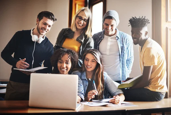 Planning Our Class Project Together Group University Students Working Assignment — Stockfoto