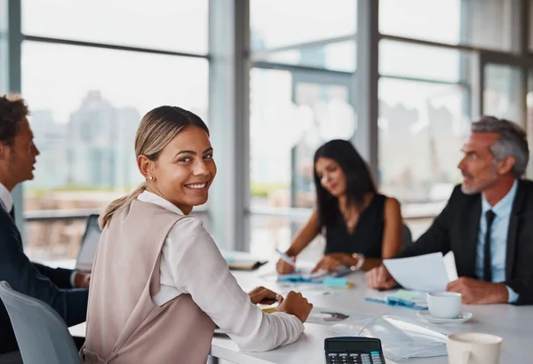 Brainstorming Boardroom Corporate Businesswoman Looking Back While Meeting Boardroom — Stock Photo, Image