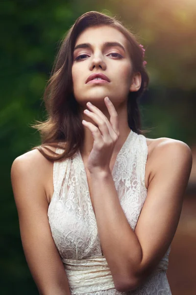 Let Her Beauty Enrapture You Beautiful Young Woman Posing Nature — Stockfoto