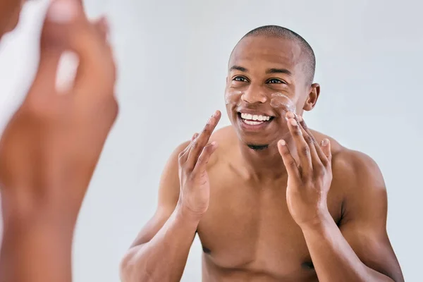 Real Men Moisturize Handsome Young Man Applying Moisturizer His Face — Foto de Stock