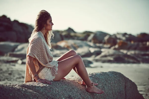 She Always Goes Home Glow Beach Attractive Young Woman Spending — Fotografia de Stock