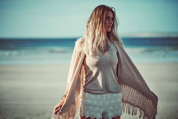 Shes Beachaholic Attractive Young Woman Spending Day Beach — Stockfoto