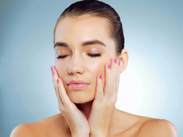 Sheer Perfection Studio Shot Beautiful Young Woman Feeling Her Skin — Stock Photo, Image