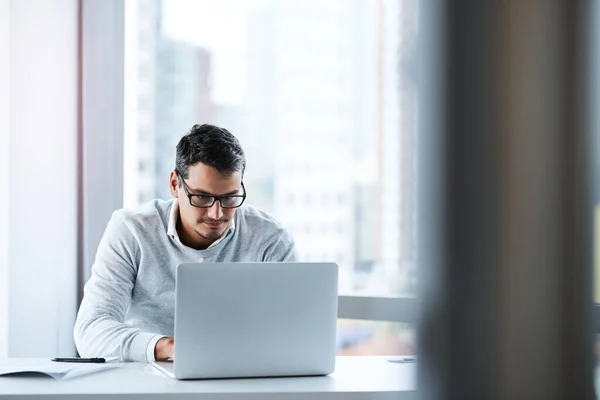 Getting Ahead His Deadlines Young Businessman Working Laptop Office — Stock Photo, Image