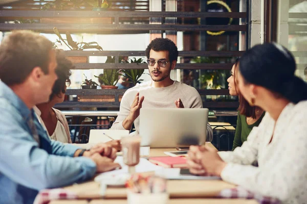 Taking Workspace Somewhere Different Designers Having Meeting Coffee Shop — Stockfoto