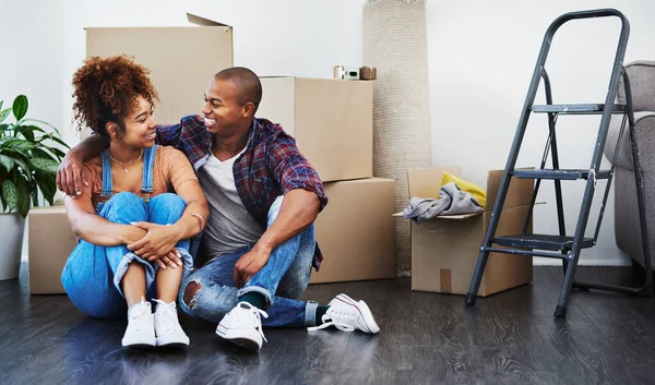 Much Rather Enjoy Each Other Attractive Young Couple Moving House — Foto Stock