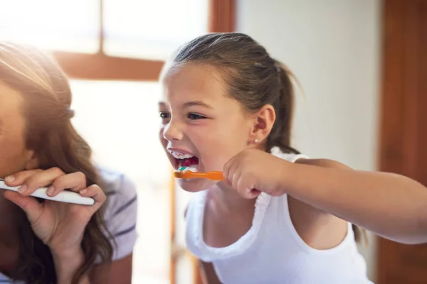 Shes Got Tiny Pearls Take Care Adorable Little Girl Bushing — Stock Photo, Image