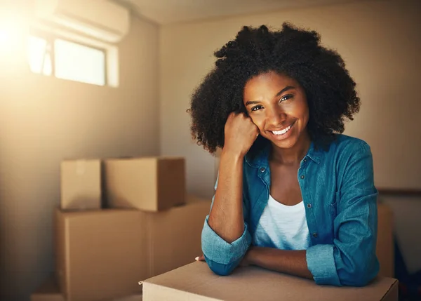 Only Few More Boxes Portrait Cheerful Young Woman Resting Her — Foto Stock