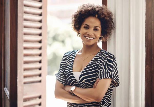 Smiling Real Estate Agent Looking Motivated Ambitious Confident Arms Crossed — Foto Stock