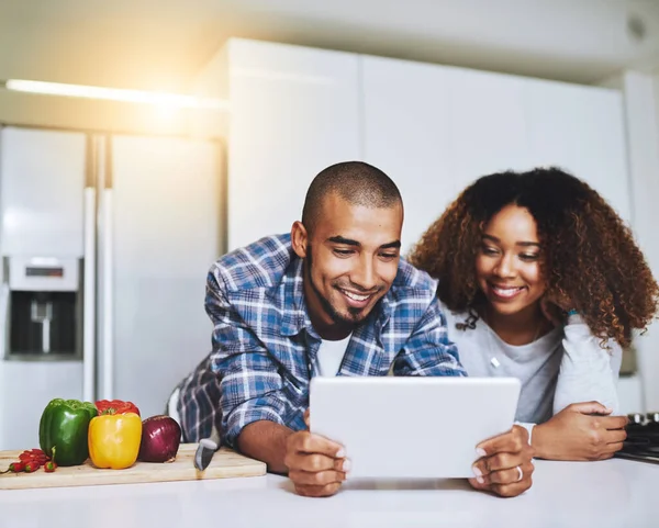 Checking Out Different Recipes Online Young Couple Using Tablet Together — Fotografia de Stock