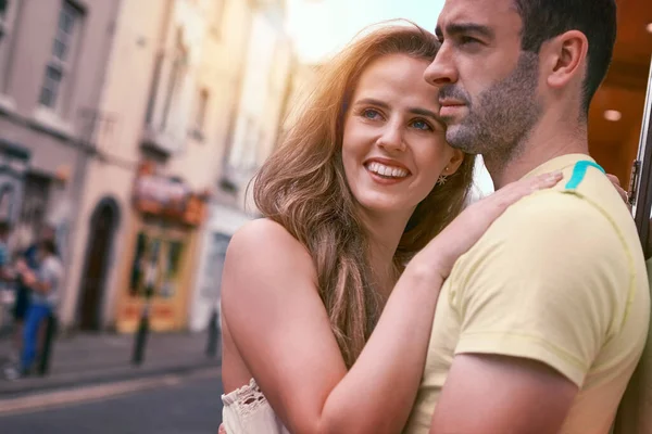 Seeing City Eyes Love Happy Young Couple Sharing Affectionate Moment — ストック写真