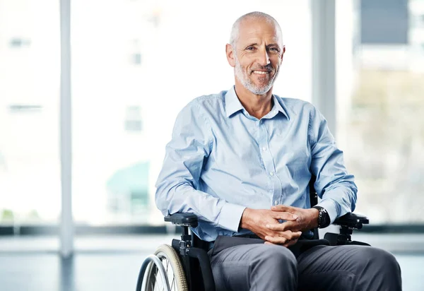 Theres Excuse Live Purpose Portrait Mature Man Sitting Wheelchair — Foto de Stock