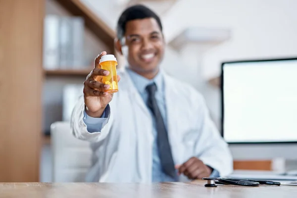 Happy Joyful Friendly Male Medical Doctor Offers Bottle Pills Client — 스톡 사진