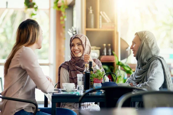 Todays Menu Good Friends Good Times Group Women Chatting Coffee — Stockfoto