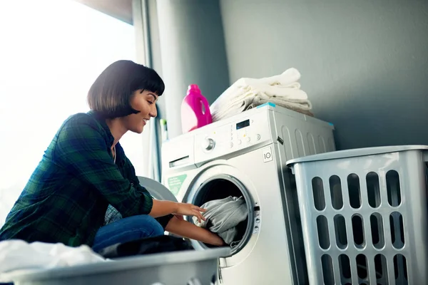 Fresh Laundry Fresh Week Young Woman Doing Her Laundry Home — Zdjęcie stockowe