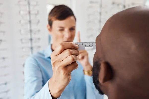 Optometrist Doctor Specialist Checking Vision Retina Measurement Sight Patient Optical — Stok Foto