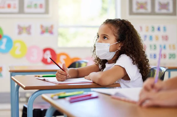 Education Classroom Learning Covid Face Mask Girl Doing School Work — Stock Photo, Image