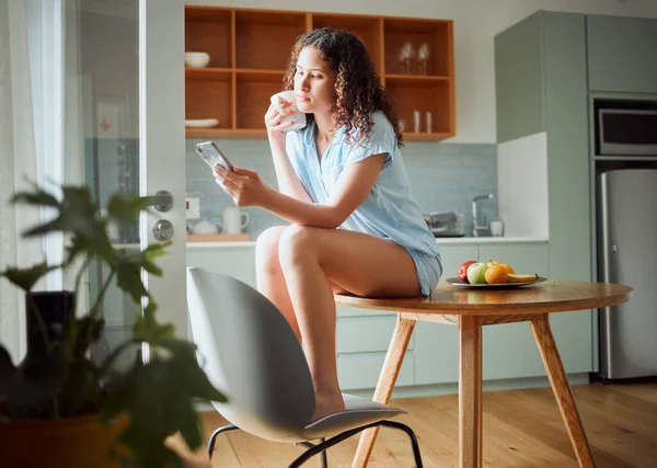 Woman Browsing Social Media Phone Drinking Cup Coffee Relaxing Morning — Foto Stock