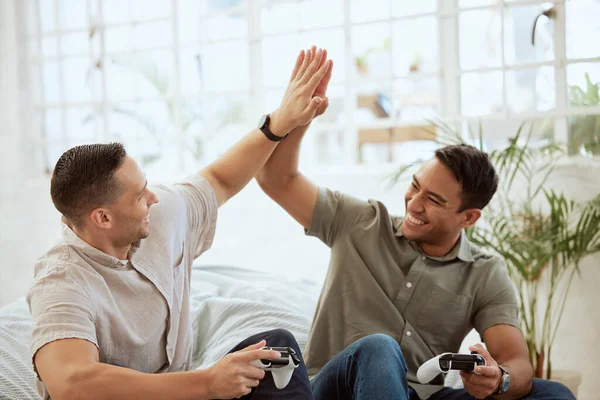 Men High Five Celebrate Enjoy Playing Video Games Sofa Home — Foto Stock