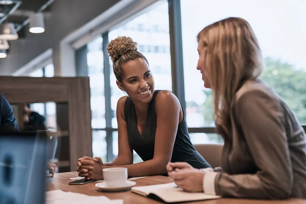 Keeping Business Booming Together Two Businesswomen Having Meeting Office — Stockfoto