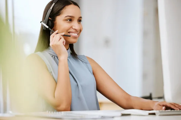 Call Center Agent Business Consultant Telemarketer Assisting Client Online Using — Fotografia de Stock